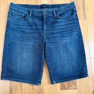 Lucky Brand Blue Stretch Denim Bermuda Shorts 14/32 NWOT NEVER WORN washed once
